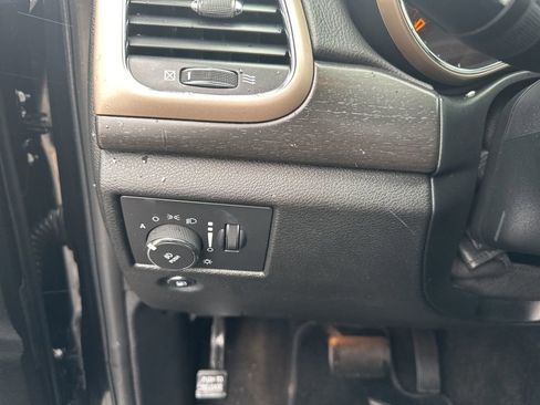 Used 2015 Jeep Grand Cherokee Altitude image 12