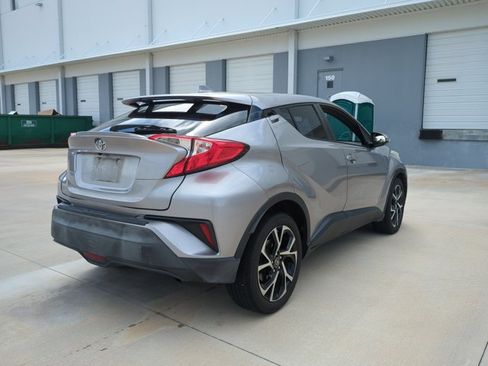 Used 2018 Toyota C-HR XLE FWD image 5