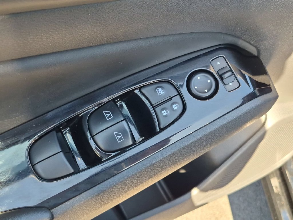 Used 2025 Nissan Altima 2.5 SR FWD image 13