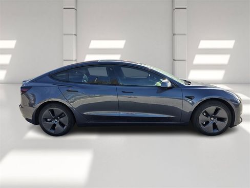 Used 2022 Tesla Model 3 Long Range image 3