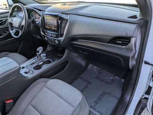 Certified 2023 Chevrolet Traverse LT image 28