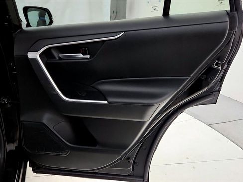 Used 2021 Toyota RAV4 XLE Premium AWD/4WD image 19