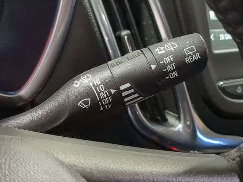 Used 2018 Chevrolet Equinox LT FWD image 31