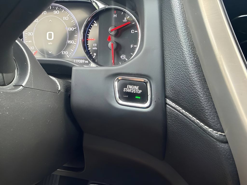 Used 2021 GMC Acadia Denali w/ Denali Technology Package FWD image 15