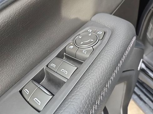 Used 2025 GMC Yukon Denali image 34