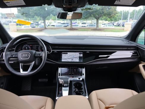 Used 2023 Audi Q7 3.0T Prestige AWD/4WD image 16
