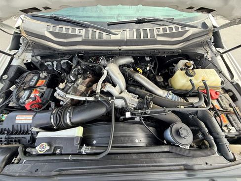 Used 2020 Ford F250 XLT w/ XLT Premium Package image 3