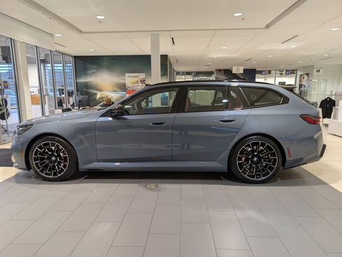 New 2026 BMW M5 Touring image 2
