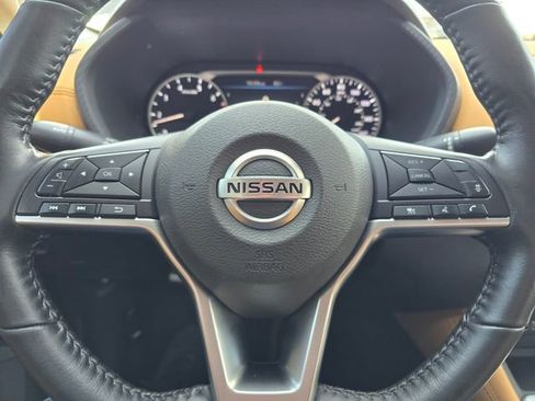 Used 2022 Nissan Sentra SV w/ SV Premium Package image 31