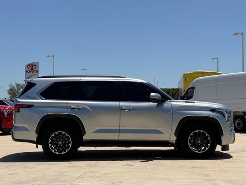 Used 2025 Toyota Sequoia SR5 w/ SR5 Premium Package AWD/4WD image 5