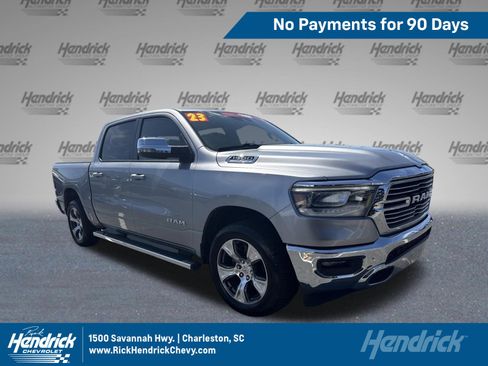 Used 2023 RAM 1500 Laramie AWD/4WD image 1