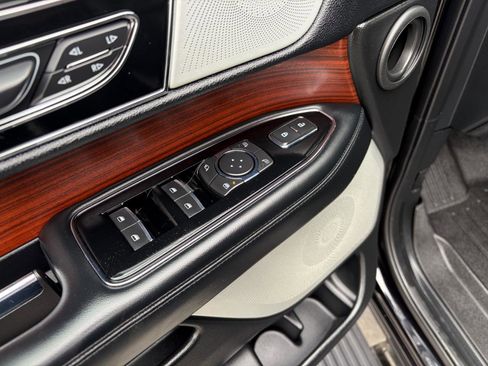 Used 2020 Lincoln Navigator L Reserve w/ Equipment Group 208A Reserve image 13