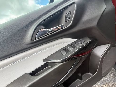 Used 2025 Chevrolet Trax LT FWD image 15