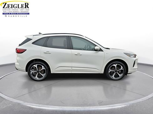 Used 2023 Ford Escape ST-Line Select w/ Tech Pack #2 image 4