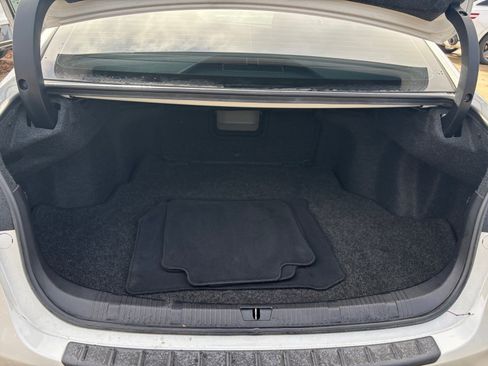 Used 2018 Toyota Avalon Limited image 17