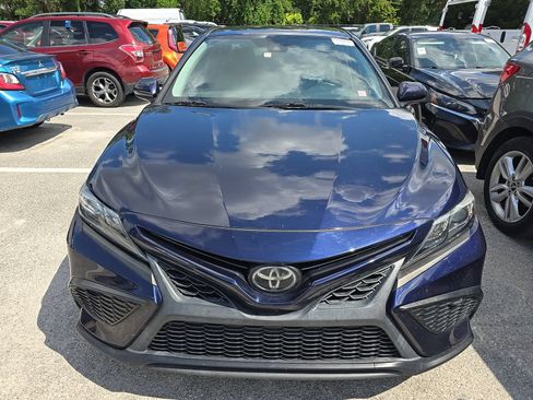 Used 2021 Toyota Camry SE FWD image 2