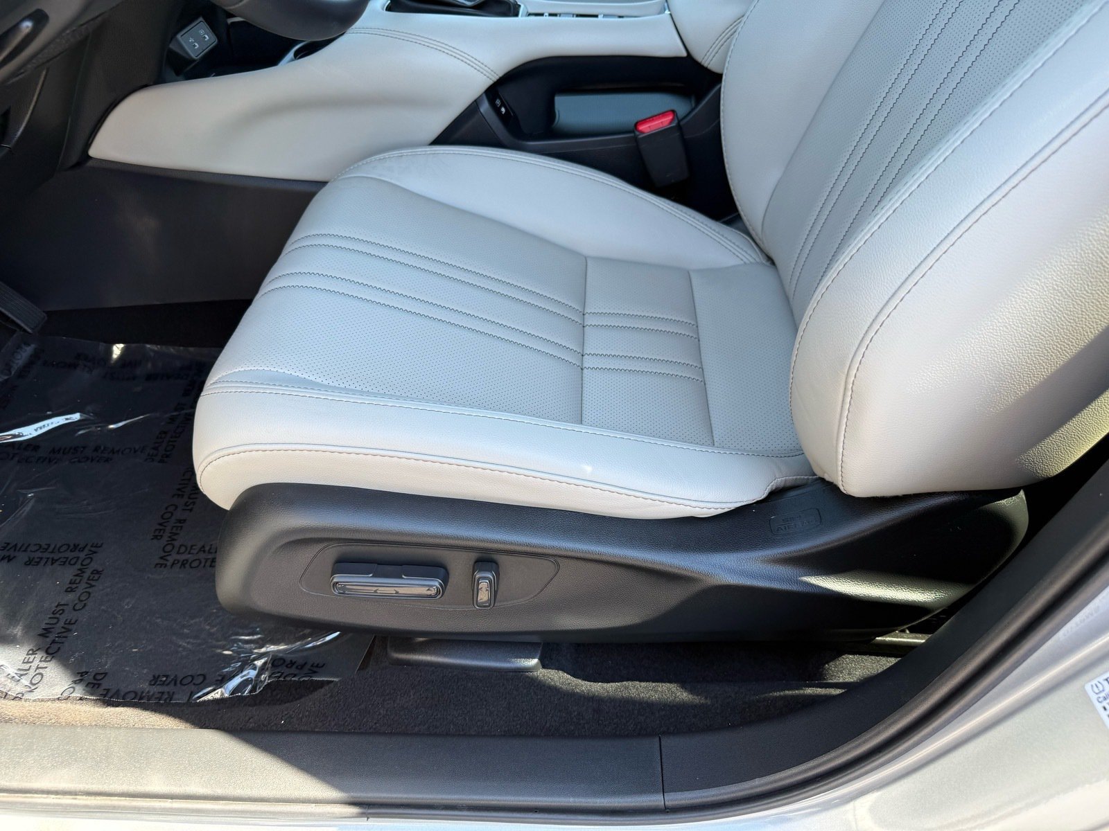 Used 2027 Honda HR-V EX-L image 15