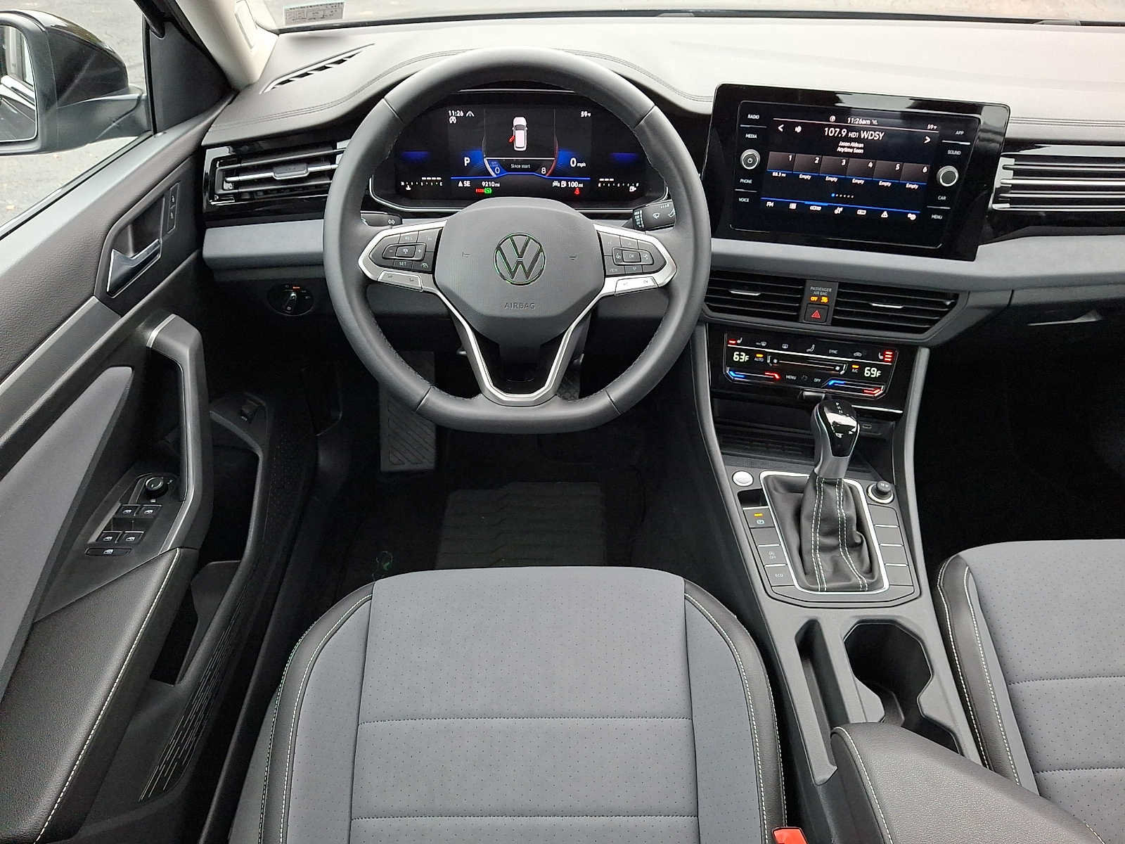 Used 2025 Volkswagen Jetta SE FWD image 11