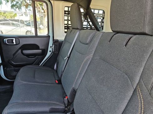 Used 2024 Jeep Wrangler Willys image 12