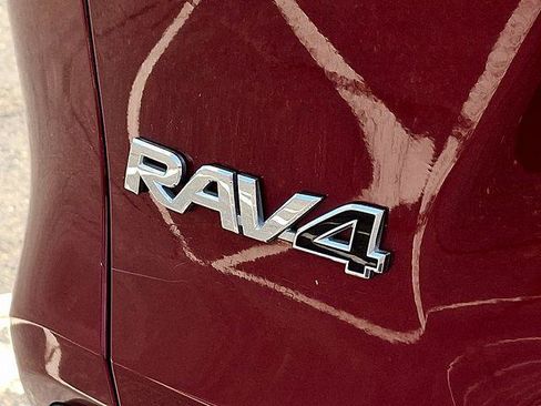 Certified 2022 Toyota RAV4 LE AWD/4WD image 29