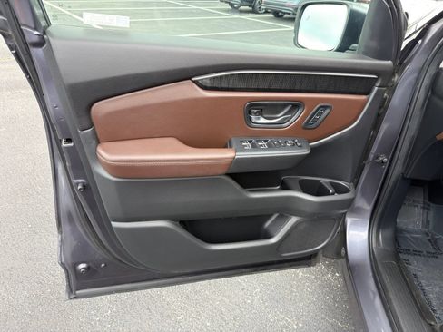 Used 2023 Honda Pilot Elite image 11