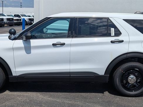 New 2025 Ford Explorer 4WD Police Interceptor image 2