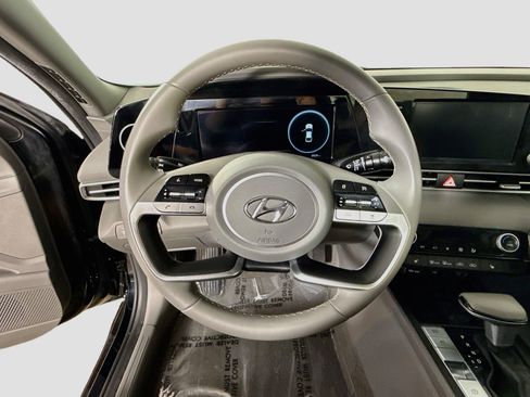 Used 2021 Hyundai Elantra SEL w/ Convenience Package FWD image 13