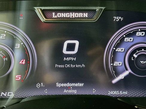 Used 2024 RAM 3500 Limited AWD/4WD image 15