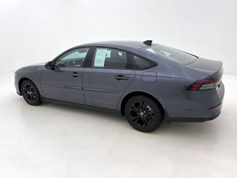 Used 2025 Honda Accord SE image 12