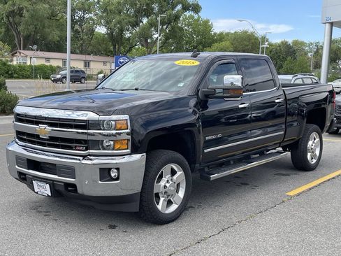 Used 2018 Chevrolet Silverado 2500 LTZ w/ Vortec Plus Package AWD/4WD image 3