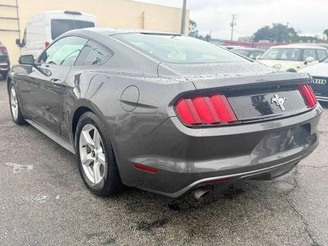 Used 2017 Ford Mustang Coupe RWD image 4