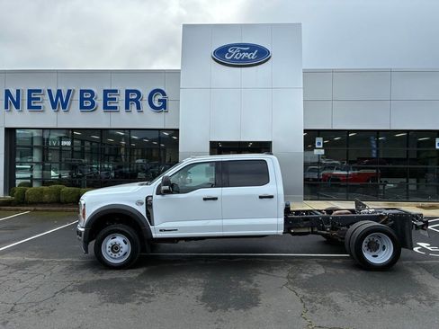 Used 2024 Ford F450 XLT w/ XLT Value Package image 4
