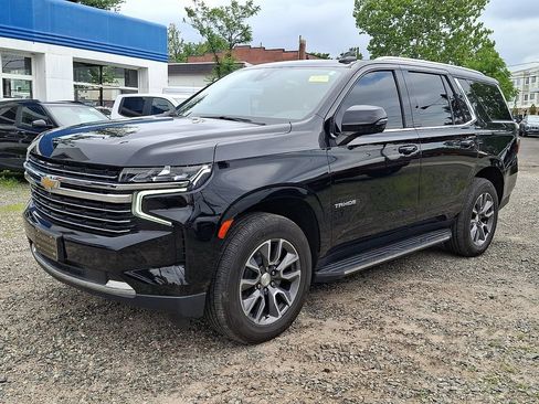 Used 2021 Chevrolet Tahoe LT w/ LT Signature Package AWD/4WD image 3