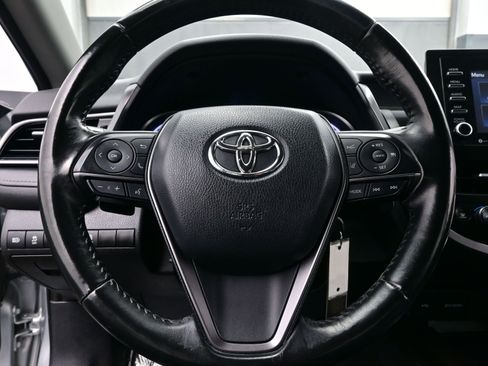 Used 2024 Toyota Camry SE image 21