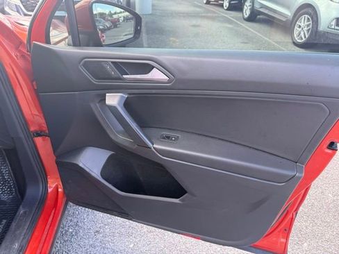 Used 2019 Volkswagen Tiguan SE image 14