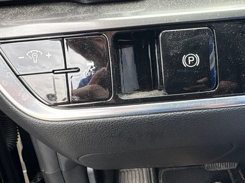 Certified 2024 Kia Sportage EX AWD/4WD image 24