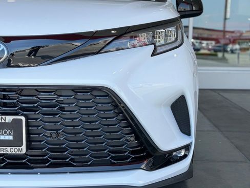 New 2026 Toyota Sienna XSE FWD image 5
