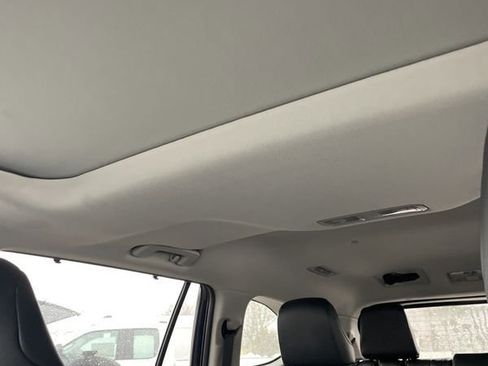 Used 2021 Toyota Highlander XLE image 13