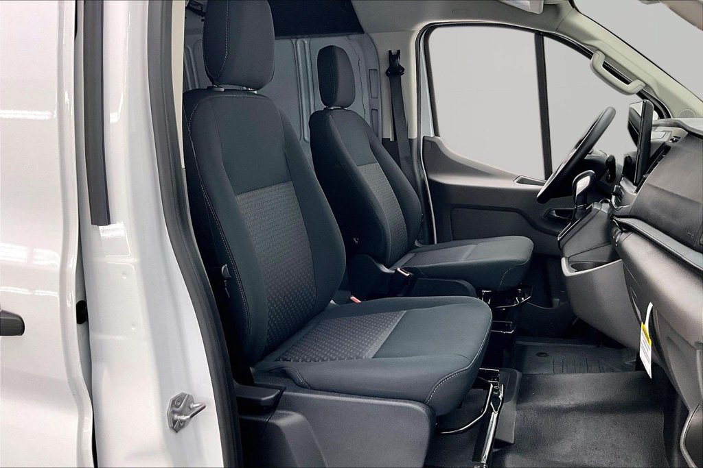 Used 2026 Ford Transit 150 Low Roof RWD image 7