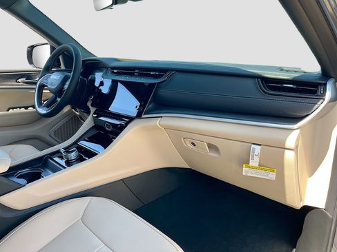 New 2026 Jeep Grand Cherokee L Limited AWD/4WD image 27