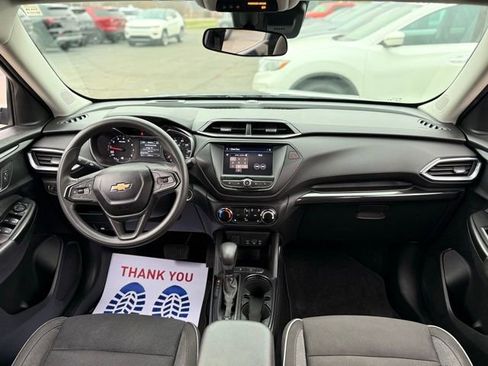 Used 2021 Chevrolet TrailBlazer LT w/ Driver Confidence Package image 3