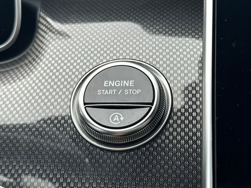 Certified 2025 Mercedes-Benz CLE 300 4MATIC Coupe image 21