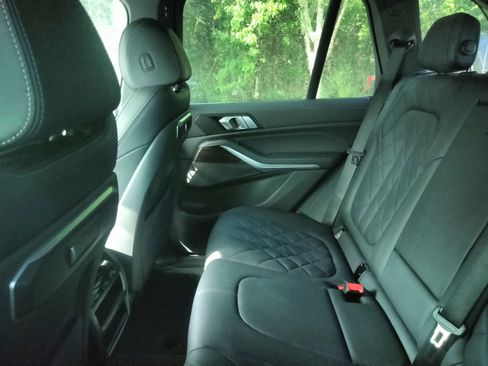 Used 2025 BMW X5 xDrive40i w/ Parking Assistance Package image 8