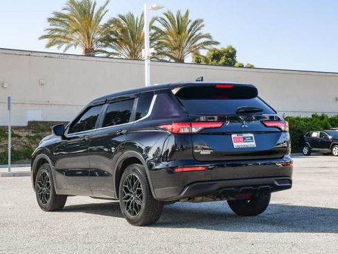 Used 2022 Mitsubishi Outlander ES AWD/4WD image 7