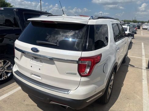 Used 2019 Ford Explorer Limited FWD image 3