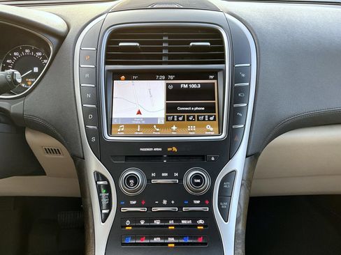 Used 2017 Lincoln MKX Reserve AWD/4WD image 14