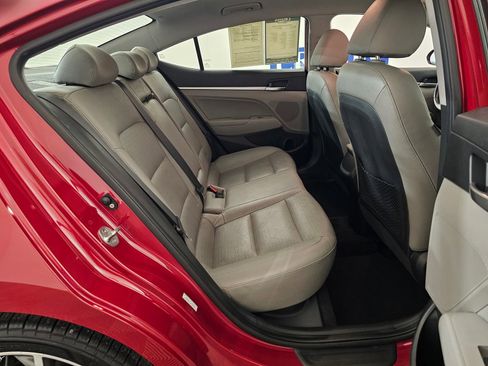Used 2019 Hyundai Elantra Limited image 30