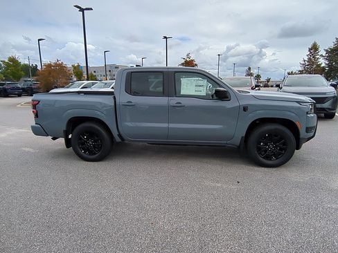 New 2026 Nissan Frontier SV image 2