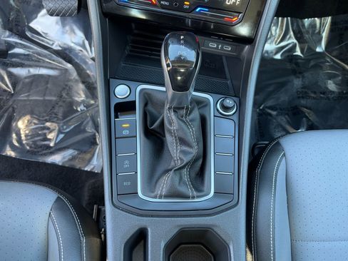 Used 2025 Volkswagen Jetta SE image 25