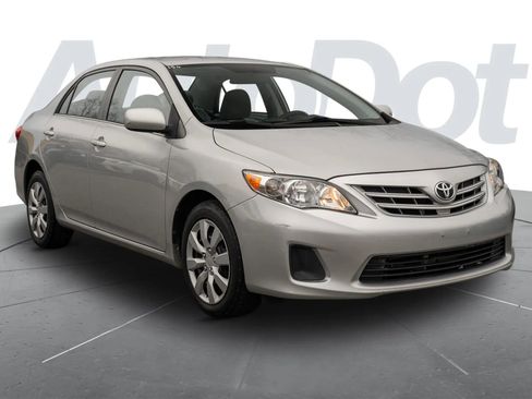 Used 2013 Toyota Corolla LE Special Edition image 4